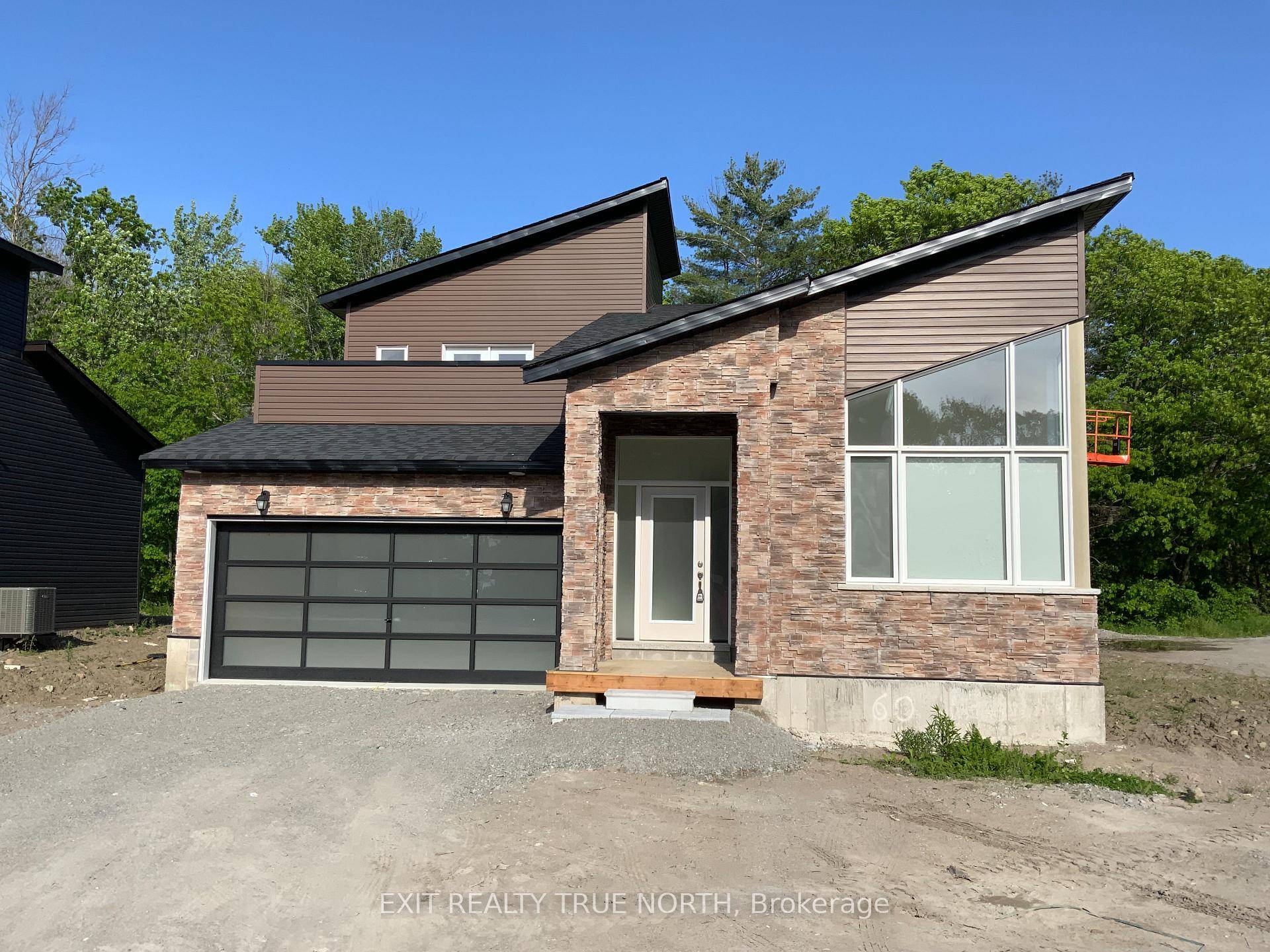 Beautiful brand new 3 Bedroom, 3 Full Bathroom home for rent in the gorgeous Oak May Golf amp ; Marina Community.