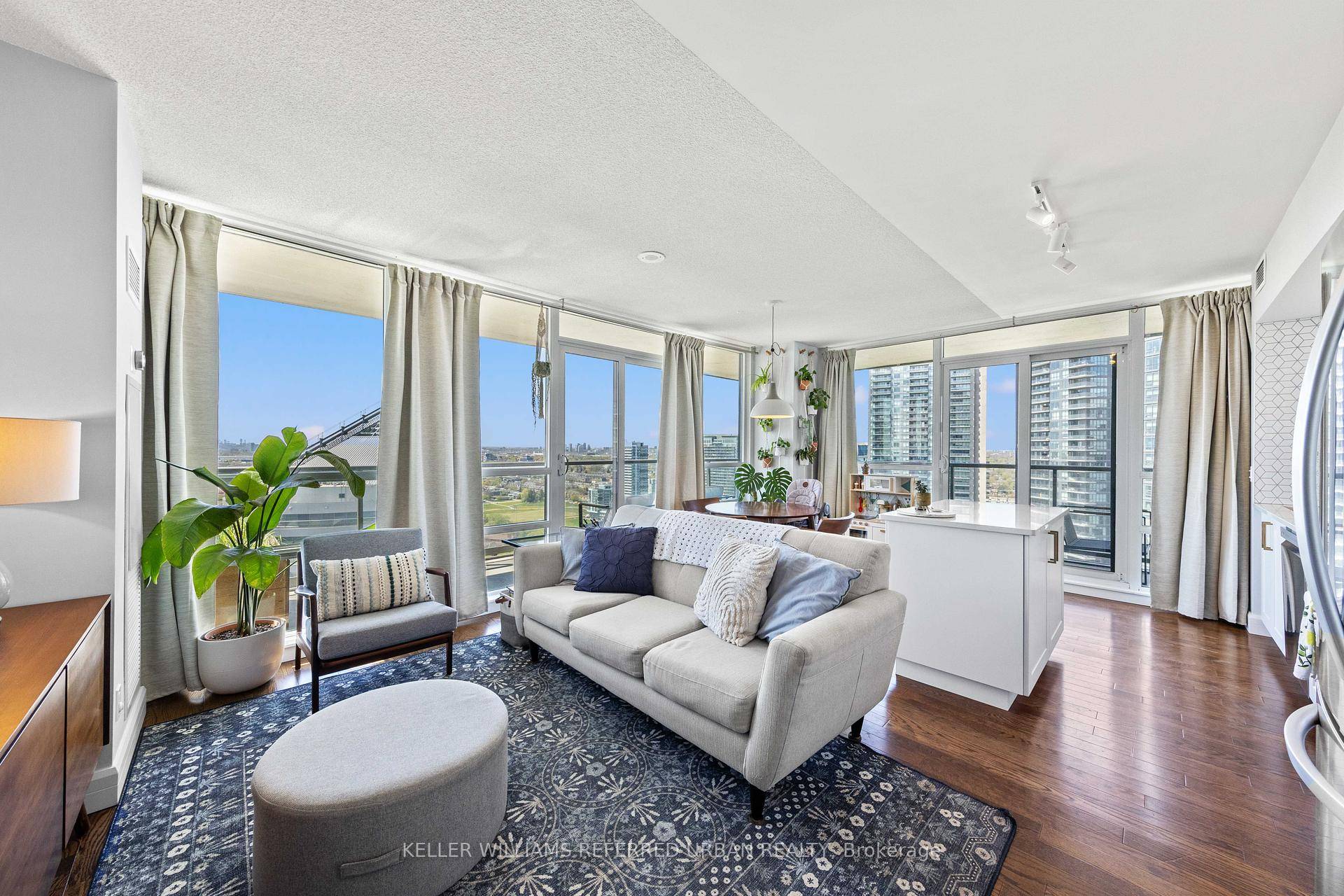 Gorgeous Family Sized Living, at the Humber Bay Shores.