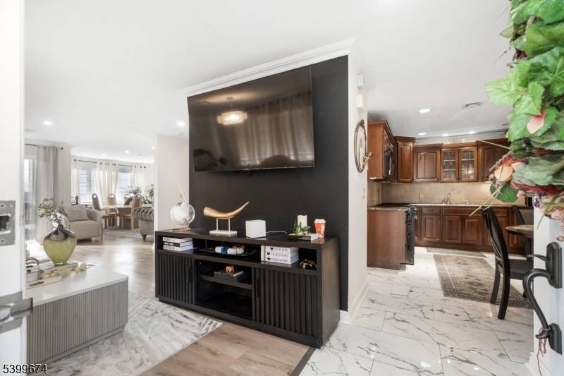 Discover luxury living in this beautiful appointment Haledon townhouse, perfectly positioned to capture mountain views and striking NYC skyline vistas.