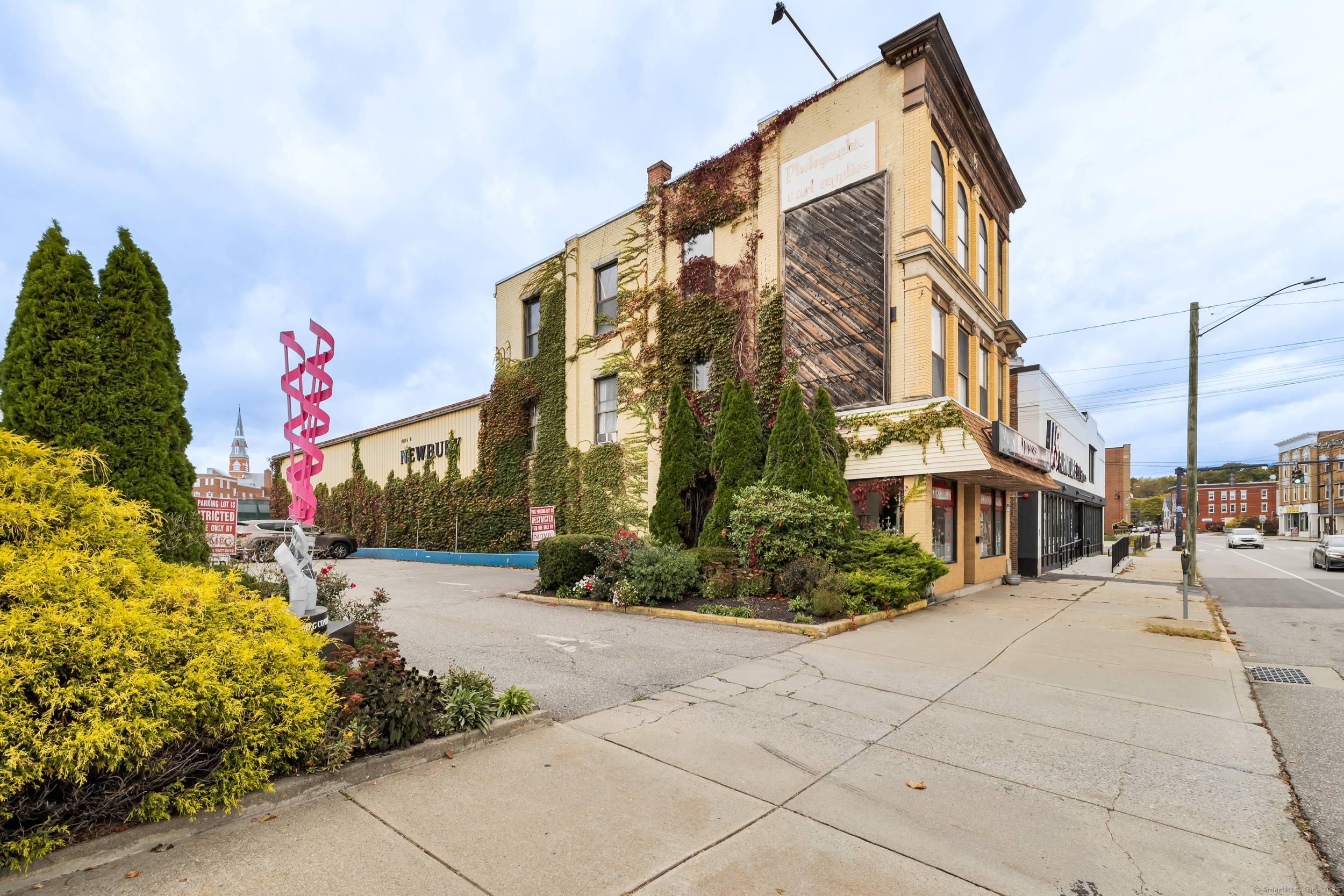 Prime opportunity in the heart of downtown Torrington !