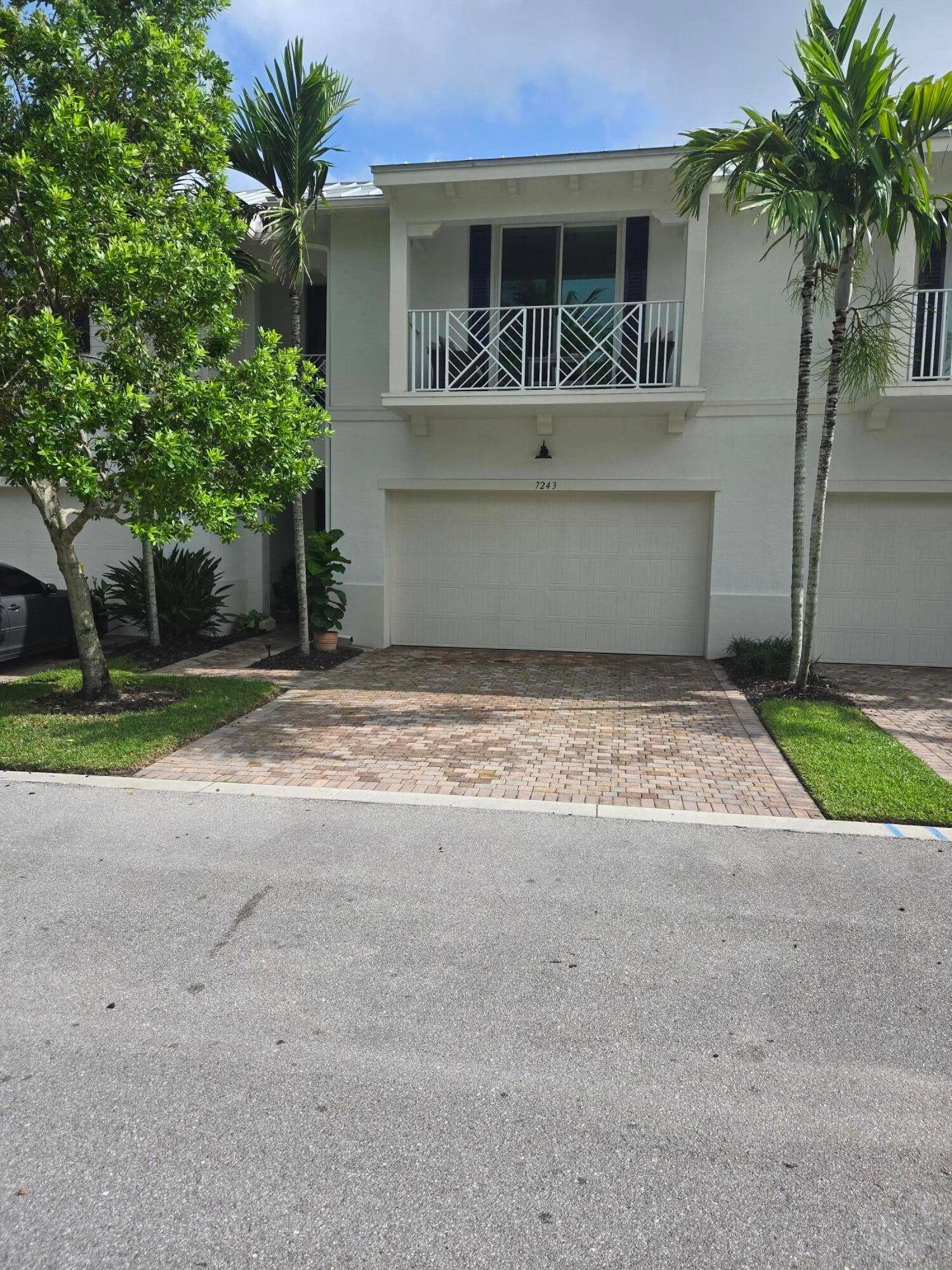 The perfect blend of privacy convenience in the sought after community of Hampton Cay.