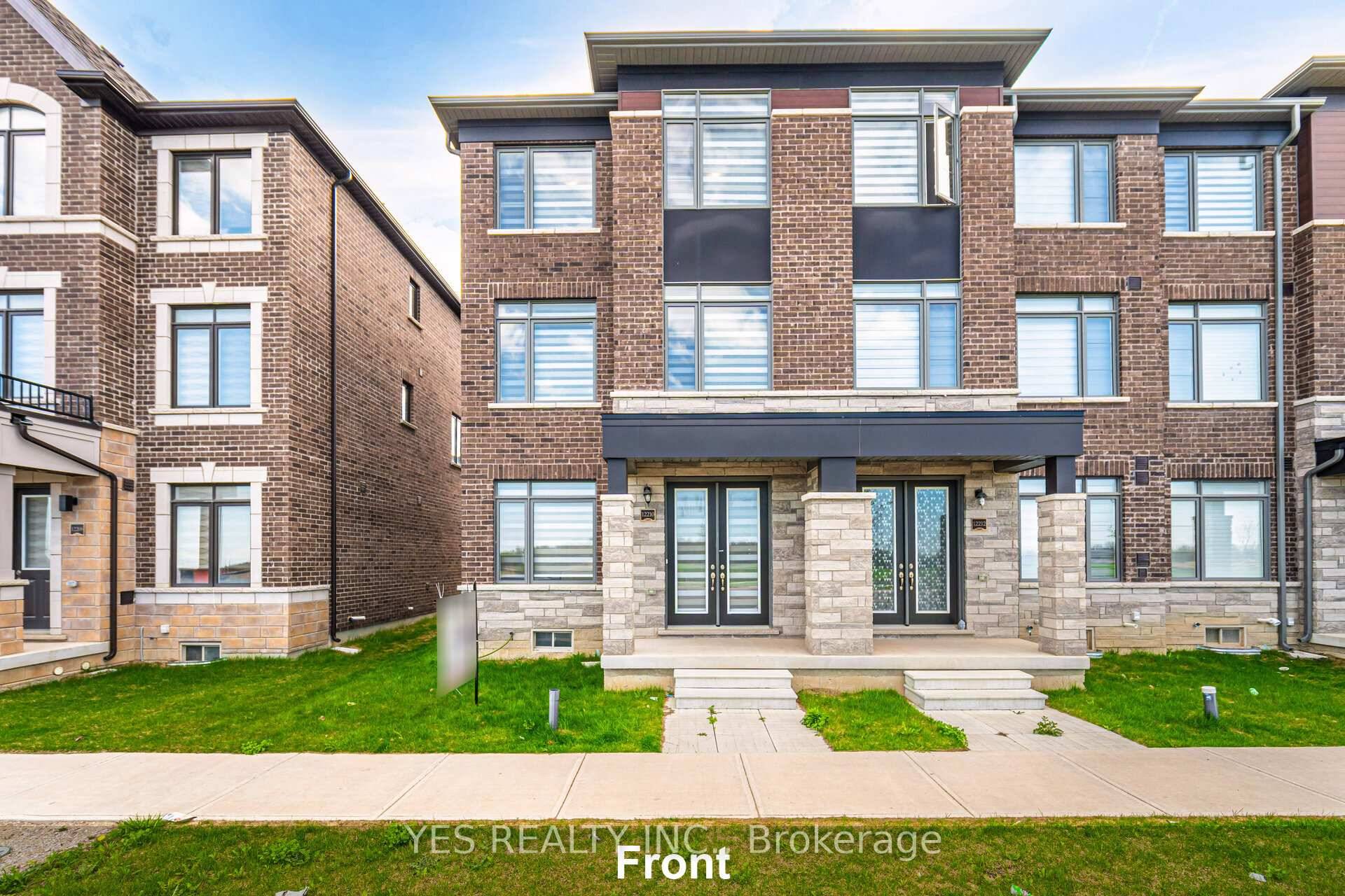 Beautiful End Unit Townhome for Sale in Caledon Nearly 2, 000 Sq.