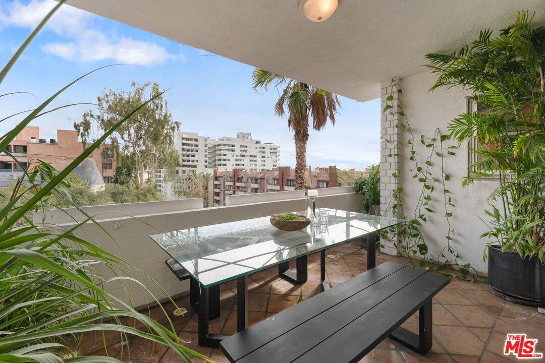 7309 E Franklin Ave 3BR Hollywood Hills East La