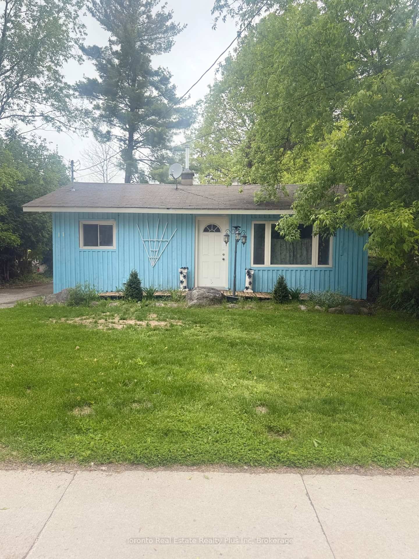 Fantastic Opportunity for Investors, First time Buyers and Handy Individuals !