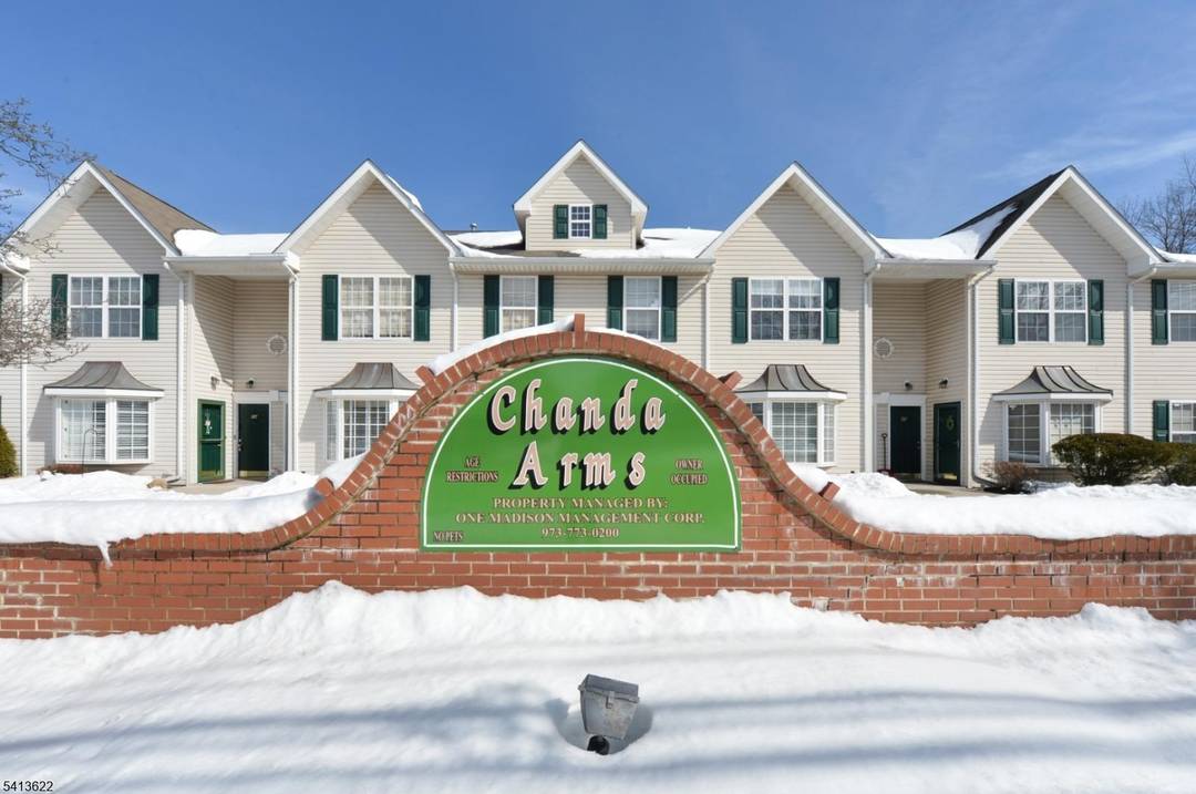 Beautifully updated 2 bedroom unit located in the sought after Chanda Arms complex, a 55 community.