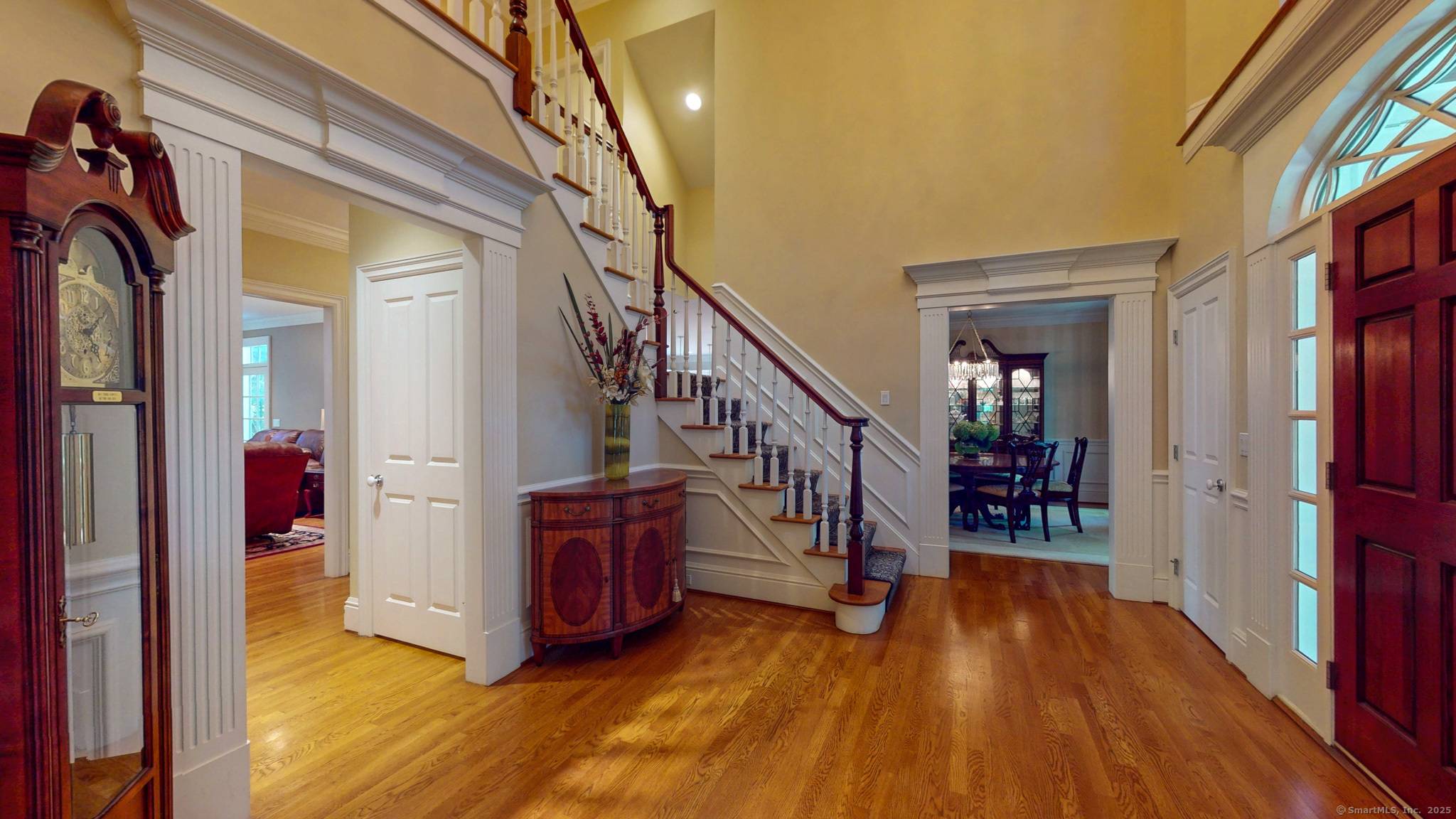 This Stately Farmington Colonial offers over 6, 600 sq.