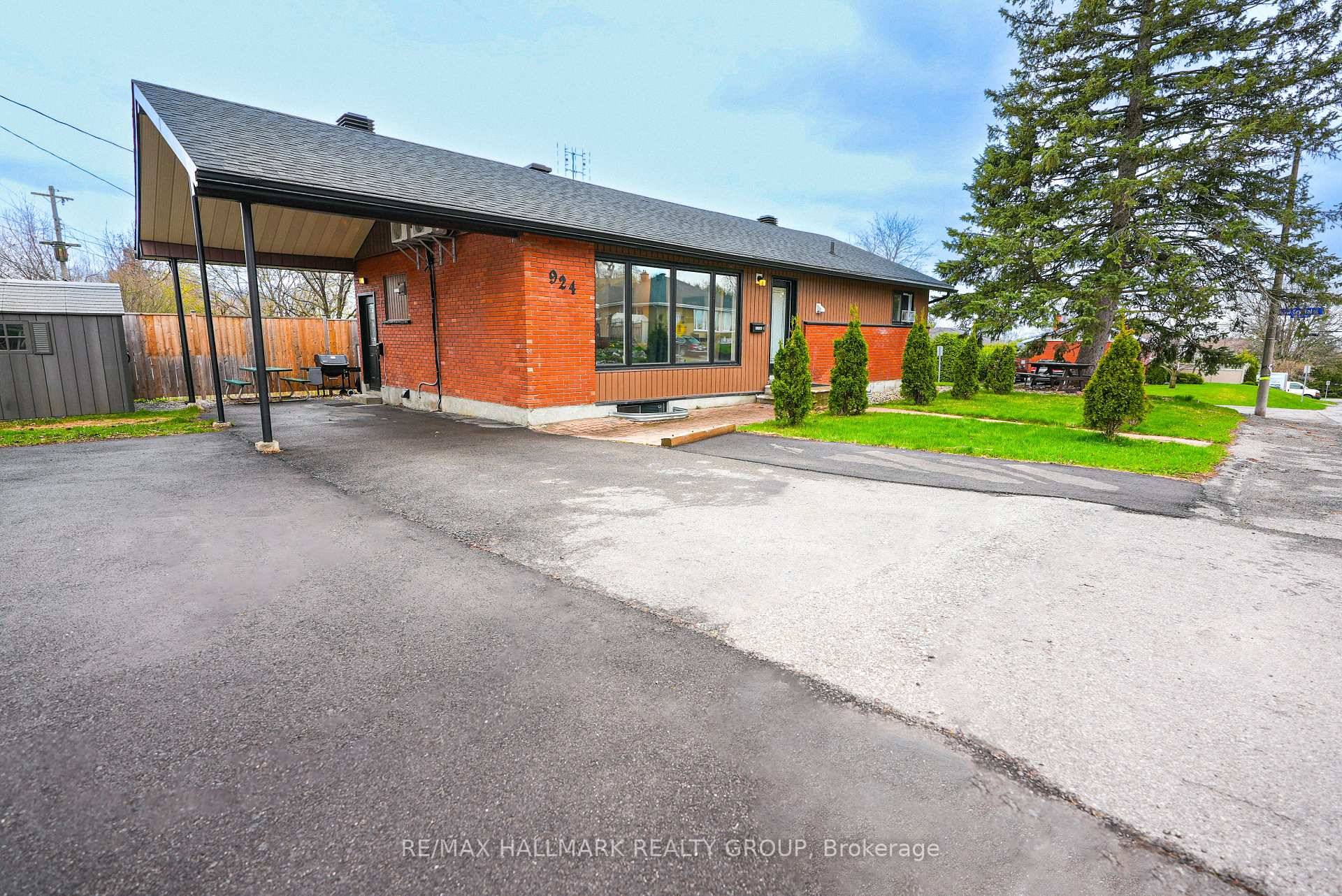 Exceptional investment opportunity with this fully furnished corner lot LEGAL DUPLEX featuring 8 bedrooms, 4 full bathrooms, and located on an oversized lot with parking for up to 10 vehicles.