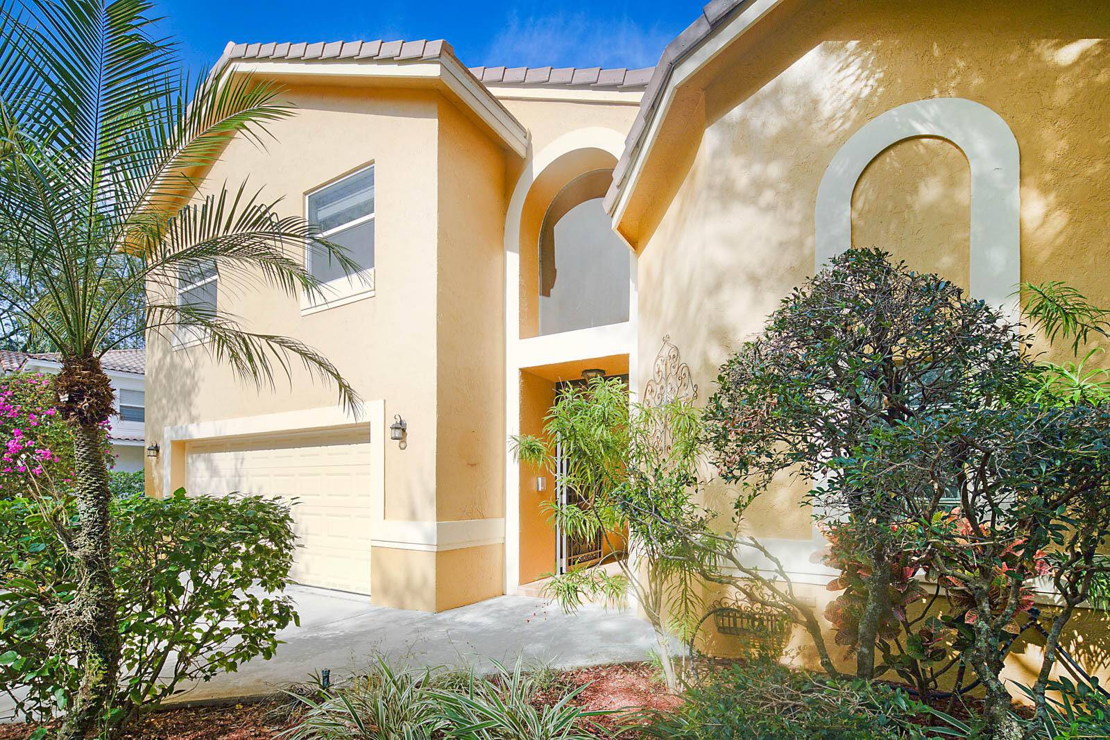 BRAND NEW ROOF ! Your dream home awaits in prestigious Sable Pass !