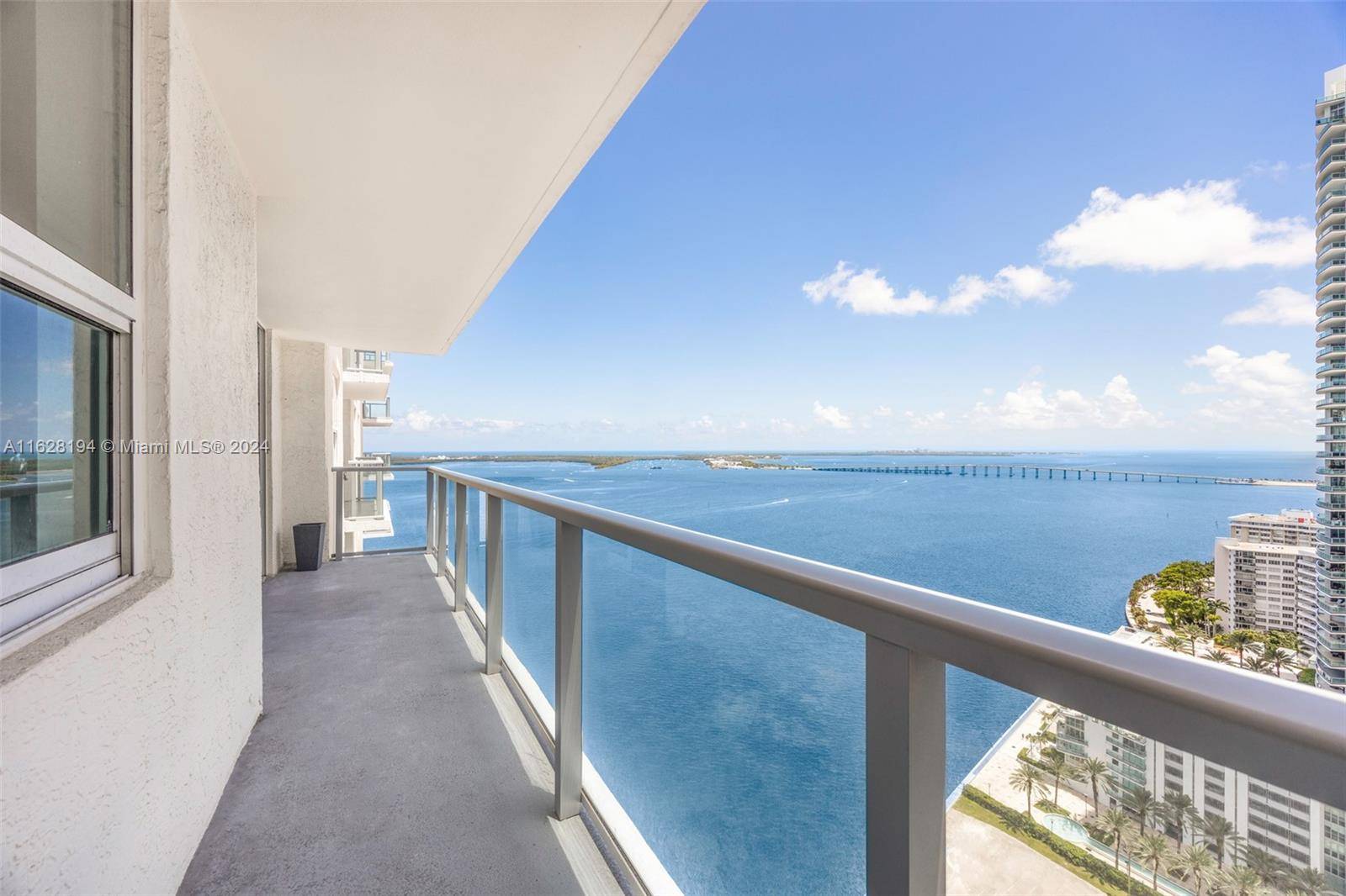 Immerse yourself in the elegance of modern living with this exquisitely updated 1 bedroom apartment in Brickell.