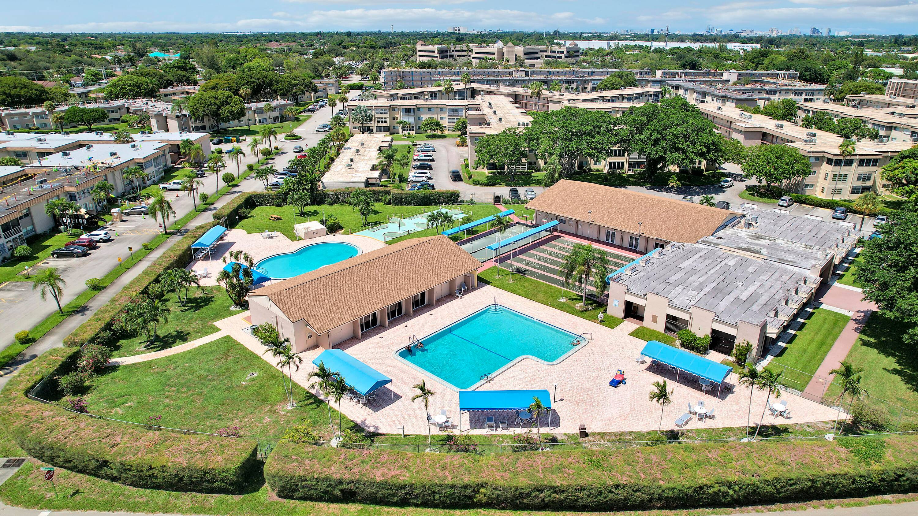 Beautiful turn key 1 1 condo in the dynamic 55 community of Lakeside Village.