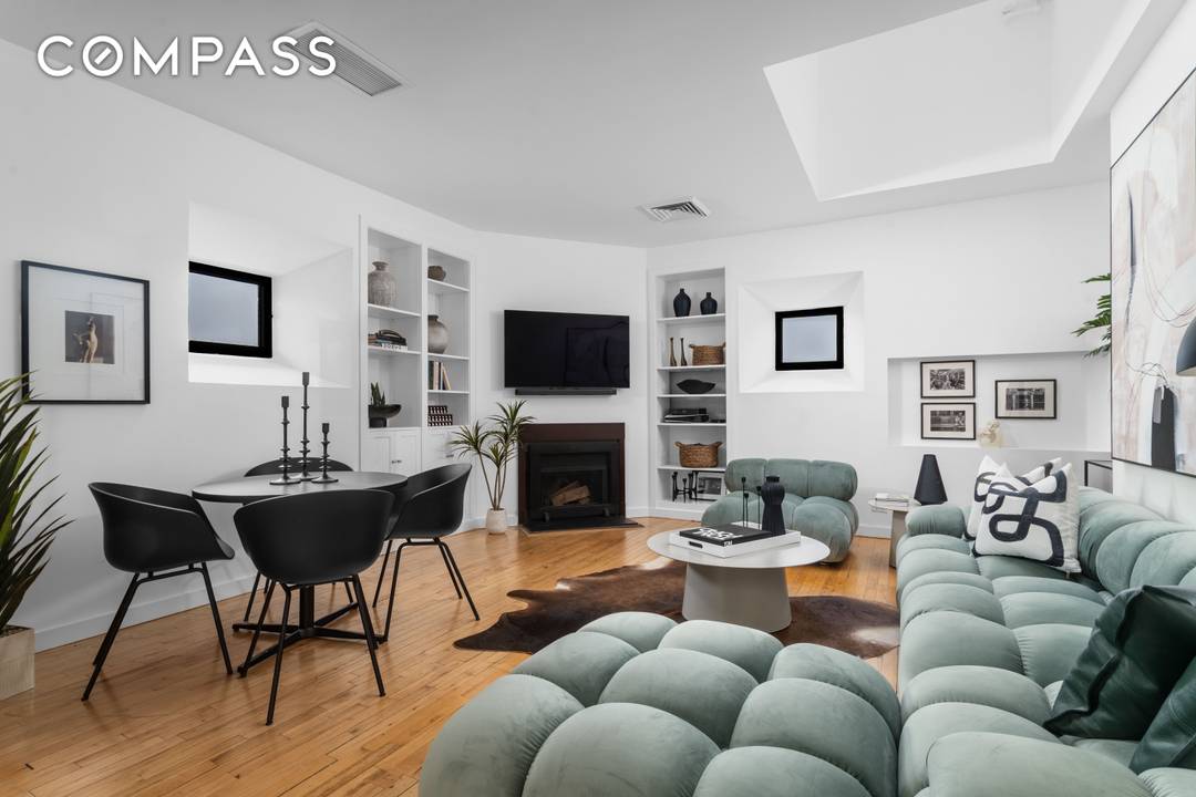 A Penthouse Retreat Above the Upper West Side Atop the iconic Astor Court sits this enchanting penthouse residence, distinguished by two skylights, an open living and dining area, and exceptional ...