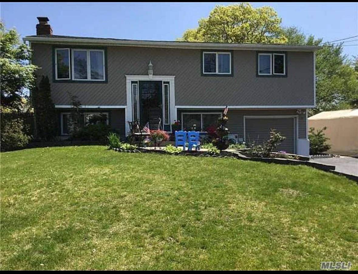 Spacious 5 Bedroom Home with Pool in Selden Priced to Sell !