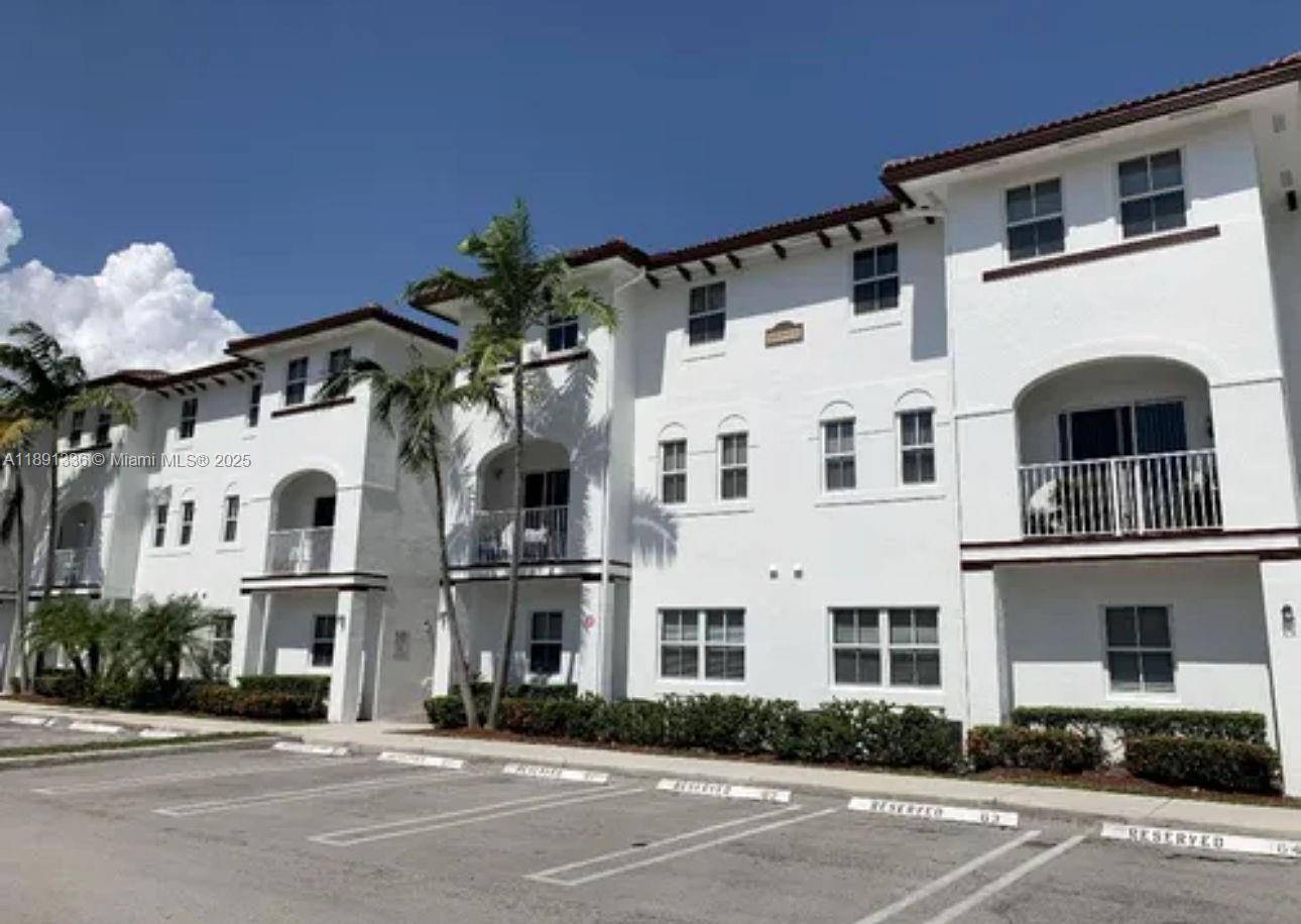 Beautiful 2 story apartment featuring an open concept kitchen, dining and living area and a guest bathroom on the first floor, lake view and private balcony ; 2 bedrooms both ...