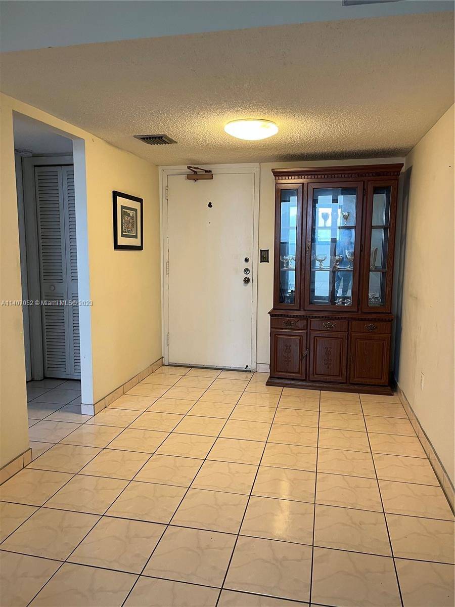 Introducing this spacious 1 bed, 1 bath condo in the heart of Miami.