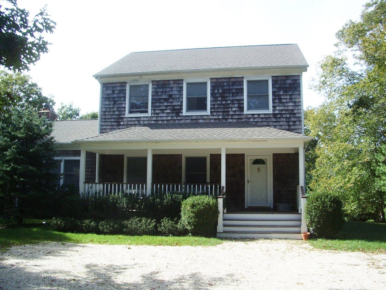 Traditional East Hampton Home close to Village & Beach!