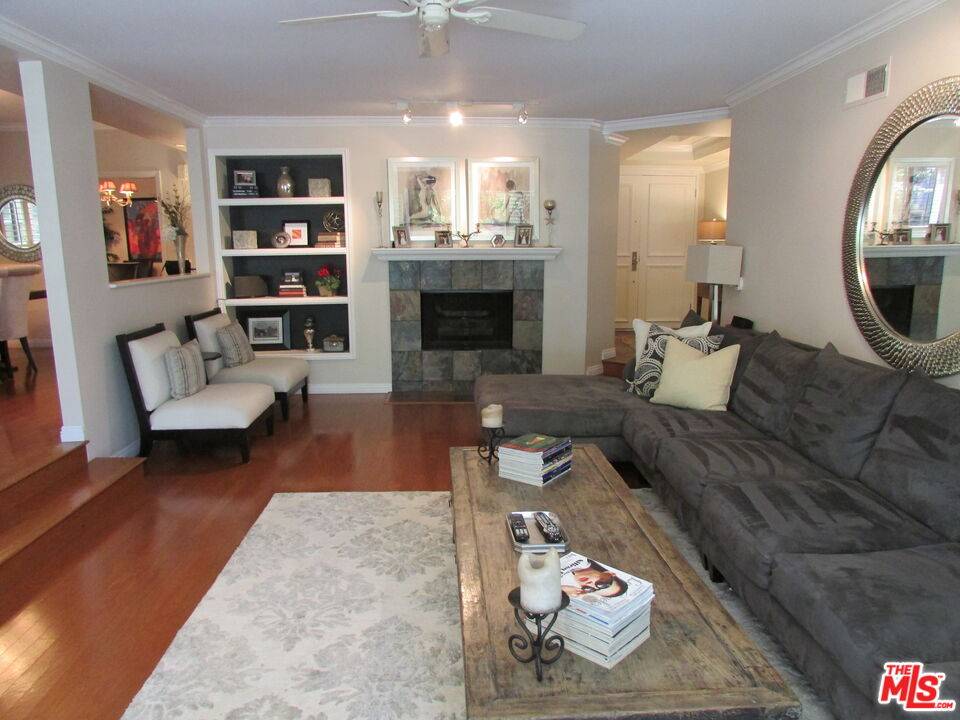 1550 Greenfield Ave 2BR La