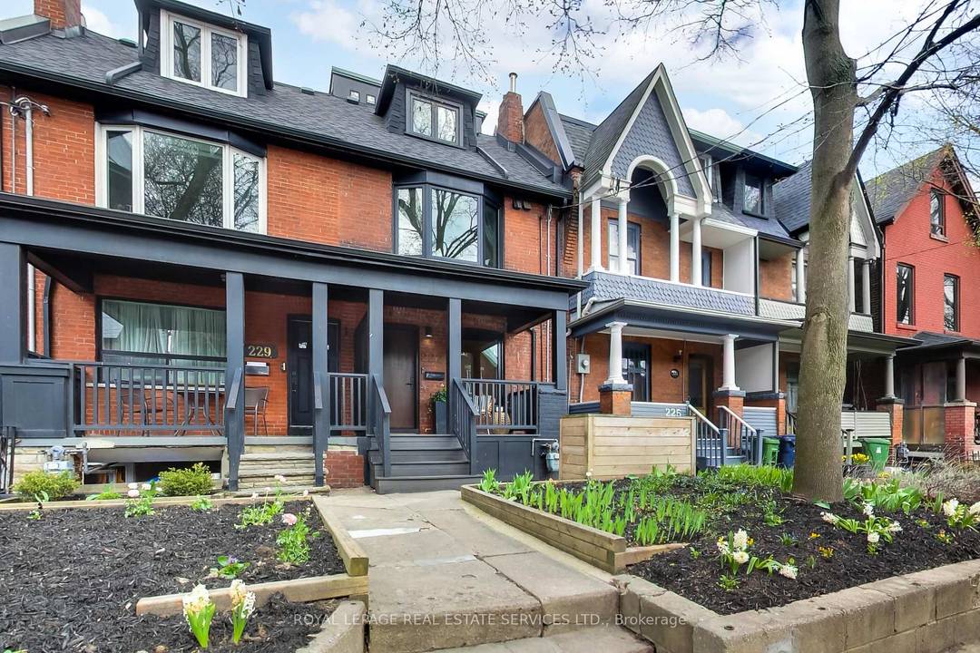 In the heart of the Annex, this exquisitely redesigned three storey single family home blends refined design with exceptional everyday livability.