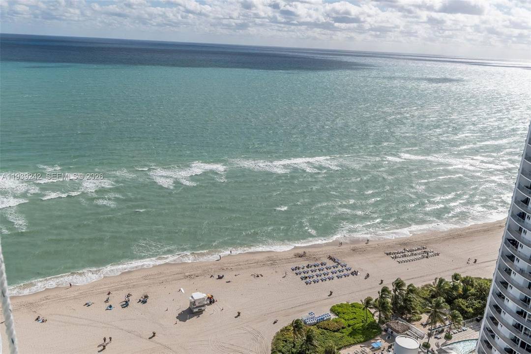 This exquisite 2 bed, 3 bath turnkey residence at the boutique style Chateau Beach Residences in Sunny Isles offers a wonderful ocean and intracoastal view.