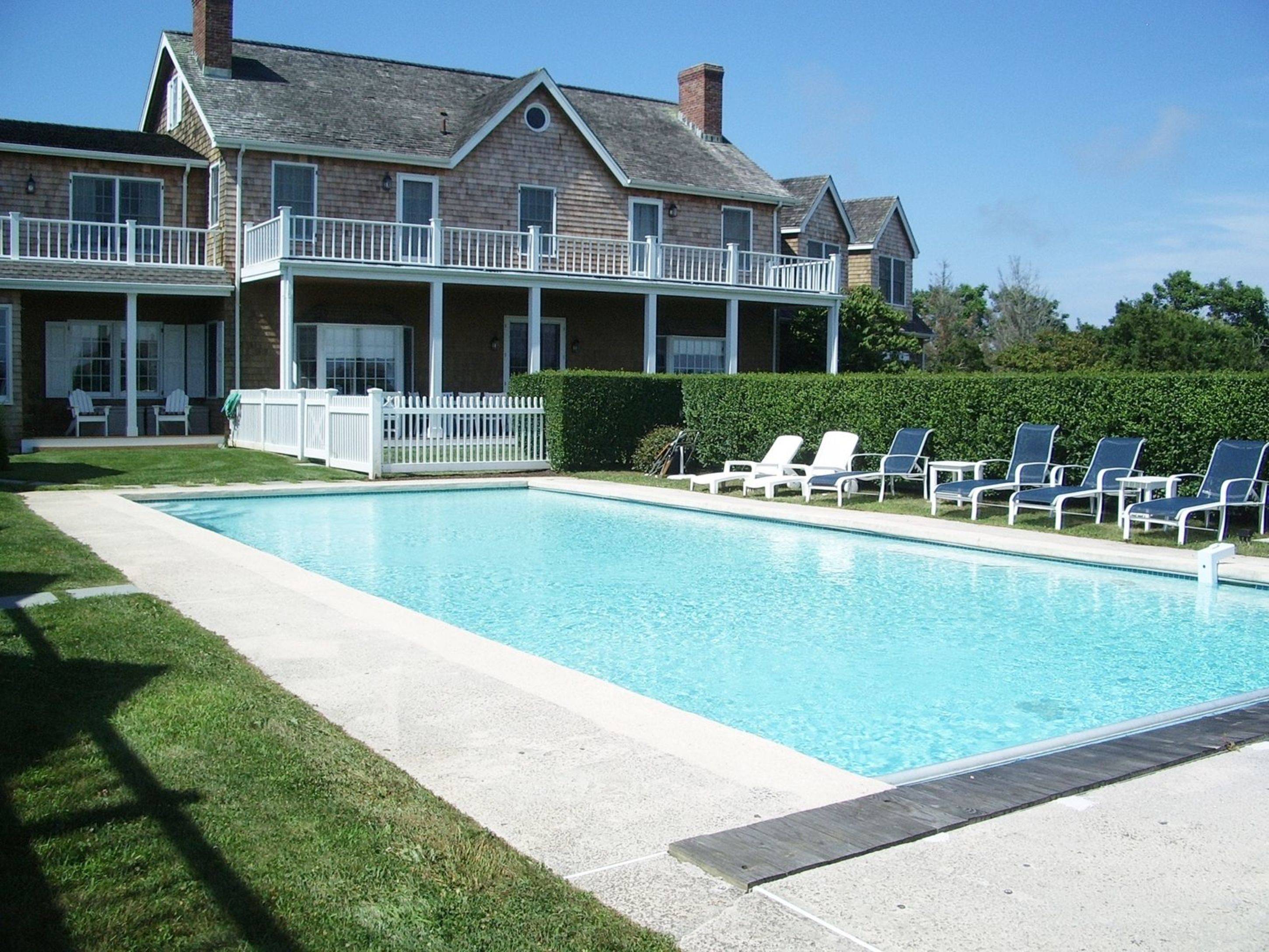 Beautiful. Private. 3.5 Acres on Georgicia Pond.