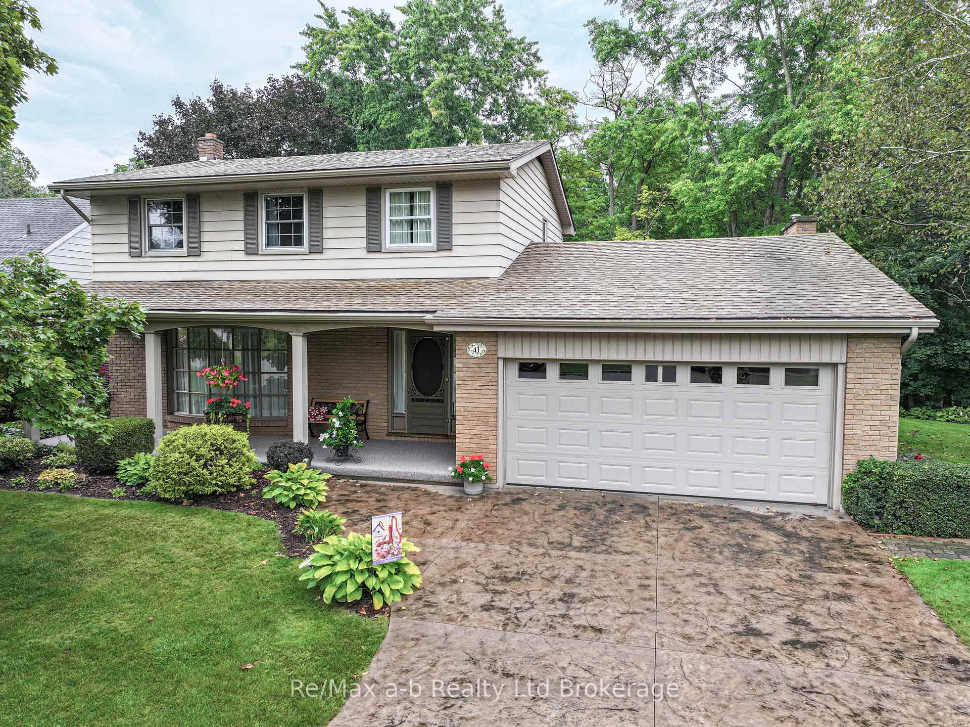 Charming 2 Storey Family Home on a Ravine Lot in Tillsonburg.