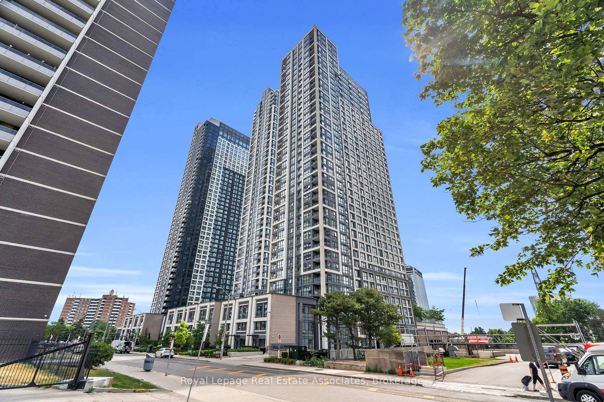 Welcome to Bloor Promenade at Islington Terrace by Tridel, a modern high rise community in Etobicoke's Islington City Centre.