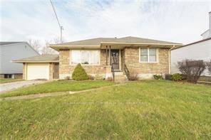 Welcome to this adorable 2 2 bedroom, 1 1 bathroom bungalow for lease in the highly desirable north end of St.