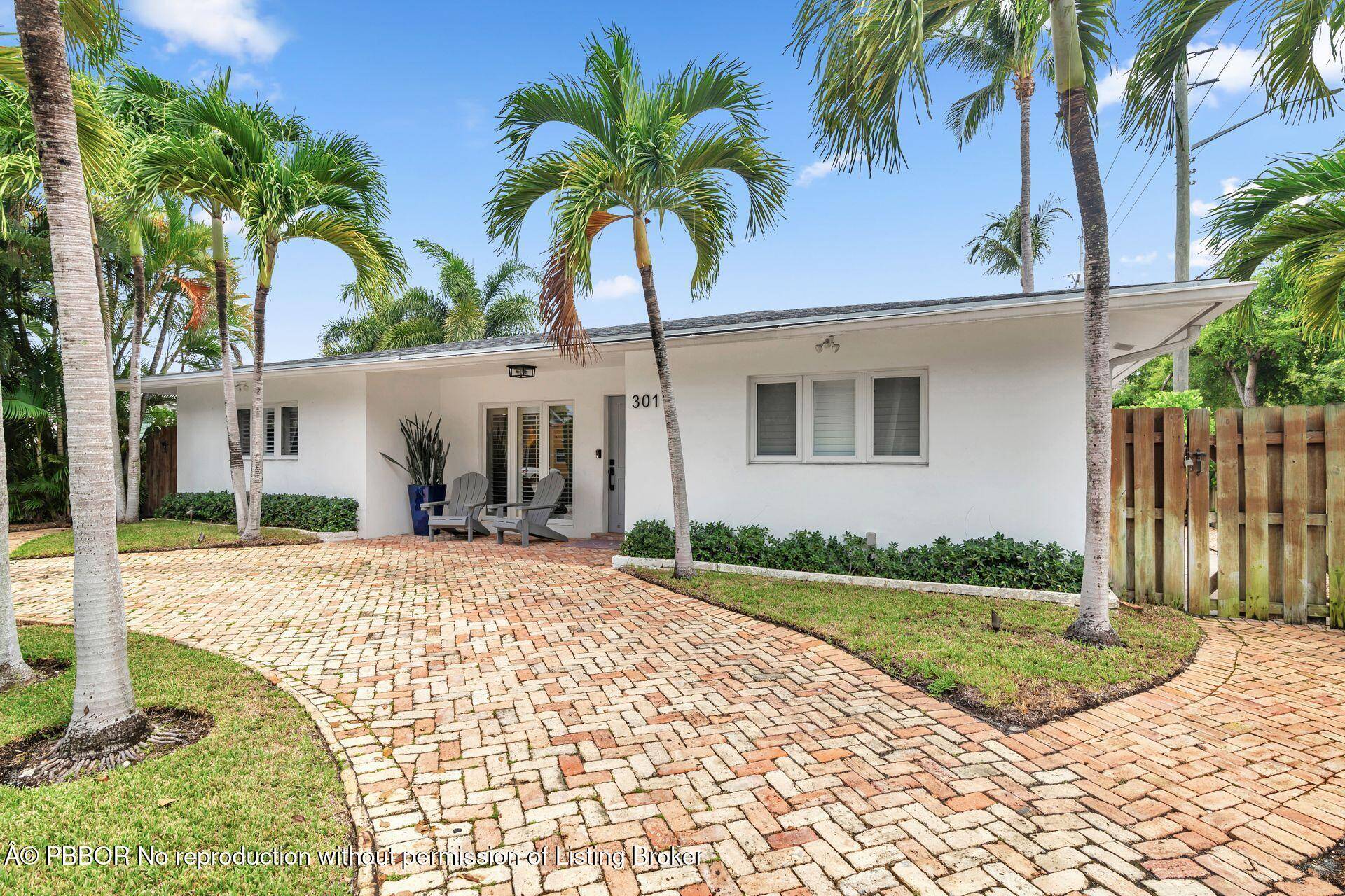 Welcome home ! This charming 3 bedroom, 2 bathroom home with a heated swimming pool and spa has been completely renovated.