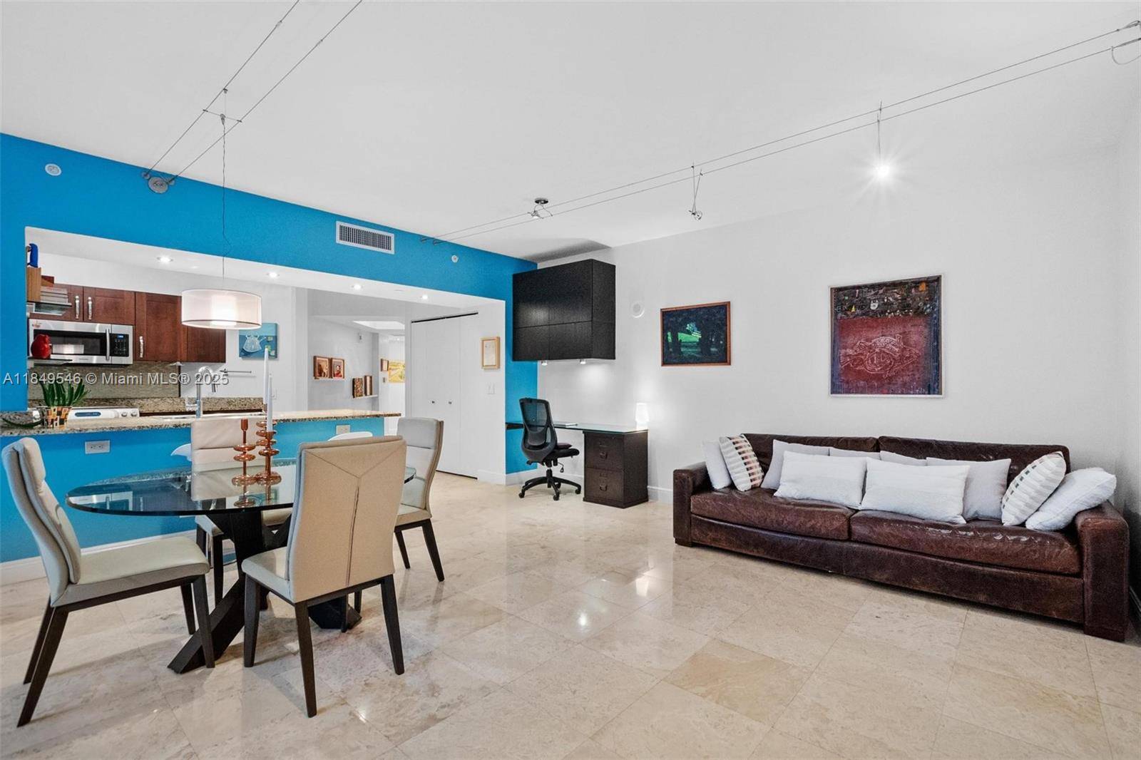 Welcome to the heart of Aventura !