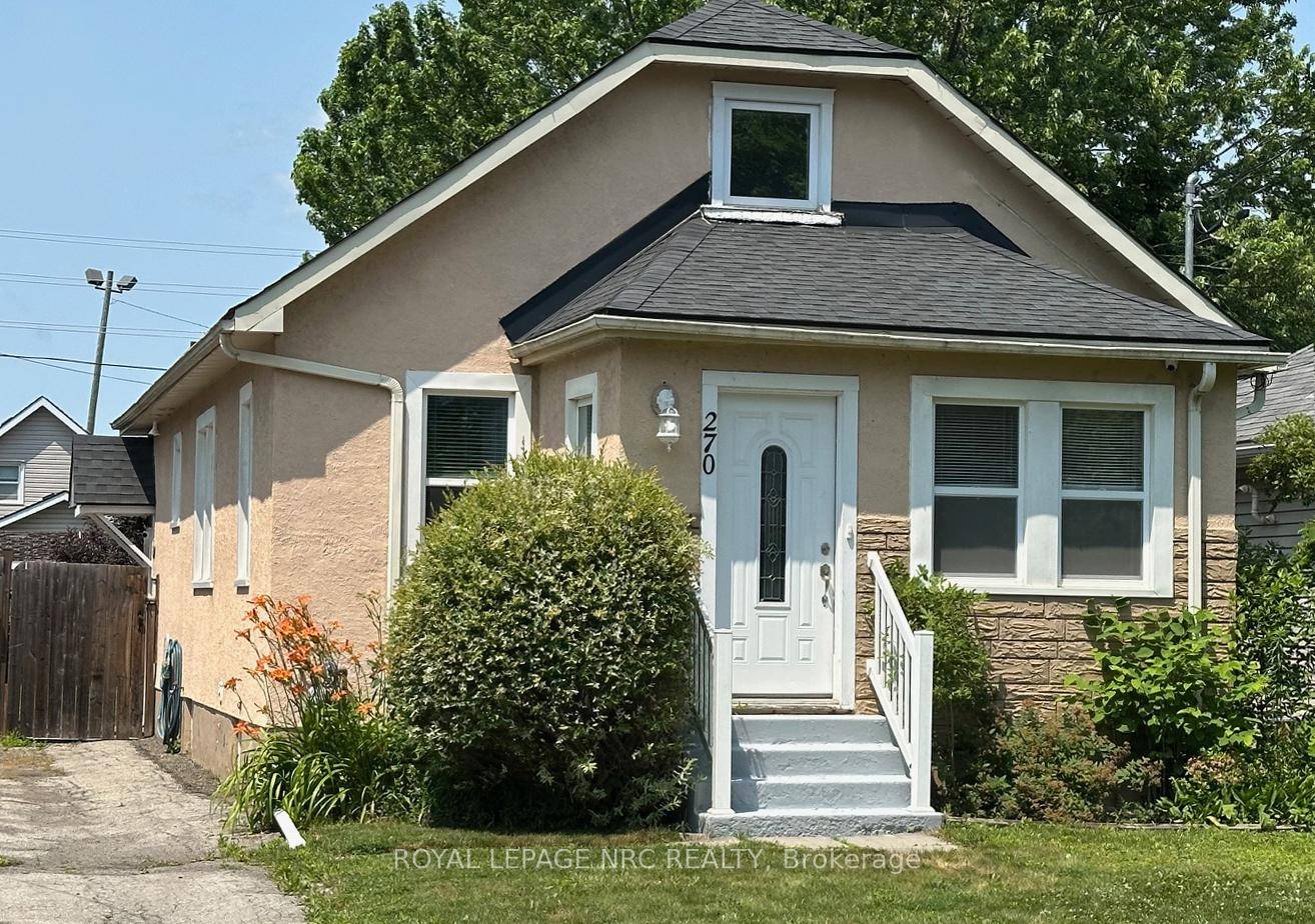 Bright large rooms, gleaming hardwood floors with old wood charm, this newly renovated home is a hidden gem !