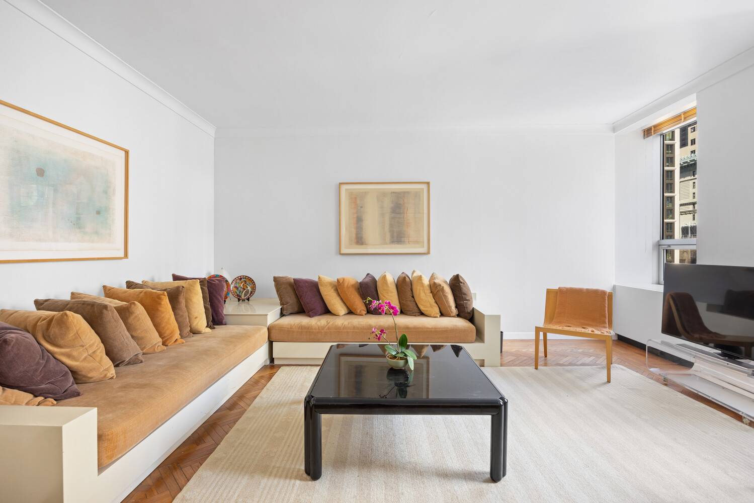 OPEN HOUSES BY APPOINTMENT ONLY PLEASE VIEW VIDEO FOR MORE INFORMATION This serene apartment is the perfect city residence with its east facing living room and bedroom, multiple closets, nine ...