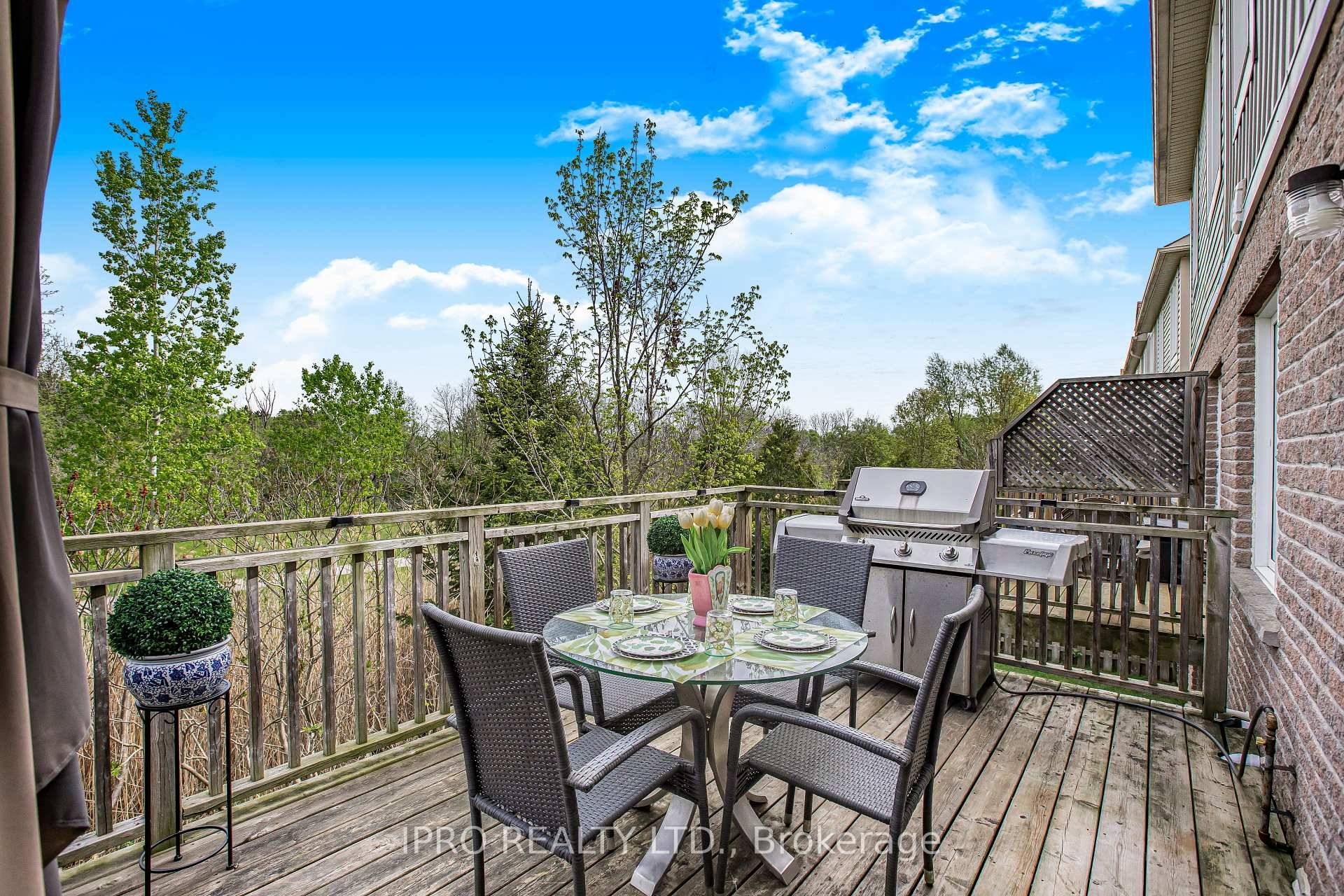 RARE RAVINE BACKING LUXURY TOWNHOME MOVE IN READY DOON SOUTH GEMA Unique Opportunity You Don't Want to Miss !