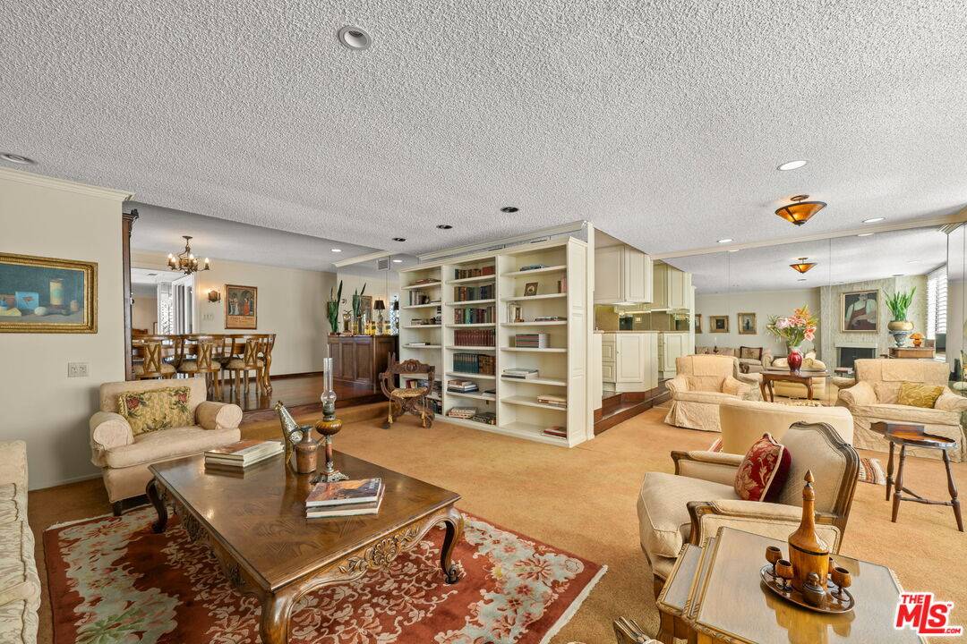 321  N Oakhurst Dr 2BR Beverly Hills Post Office | B.H.P.O. La