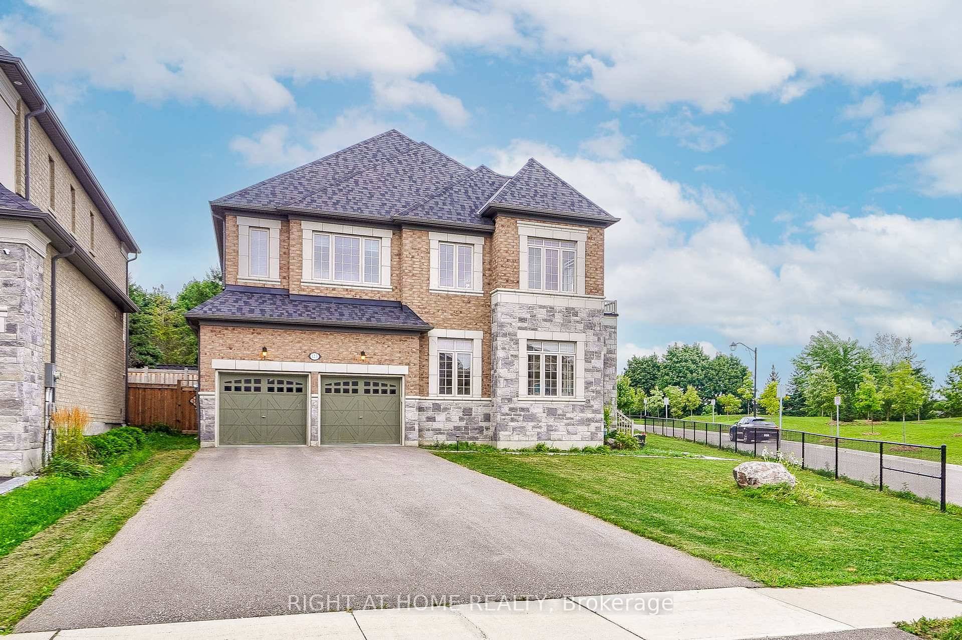 Absolutely Stunning, Luxurious amp ; Spacious Beautiful Family Home In Highly Demand Glenway Community, In The Heart Of Newmarket.