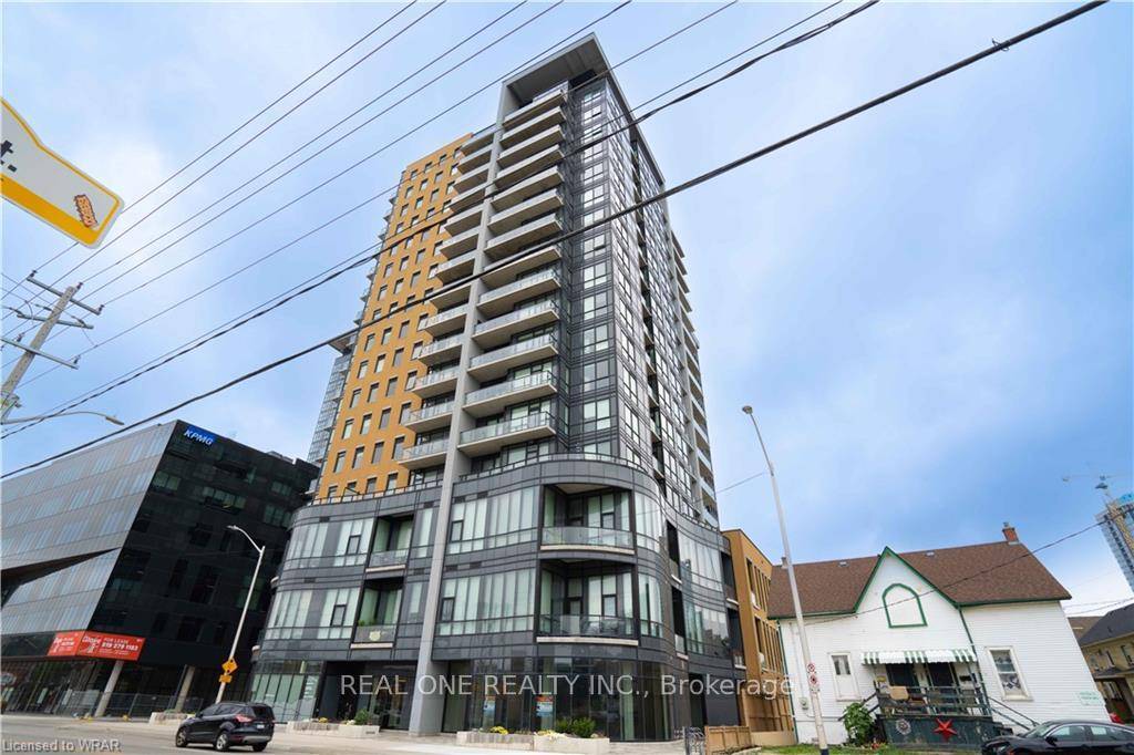 The rare find southwest facing corner unit on the 6th floor in the Innovation District for rent.
