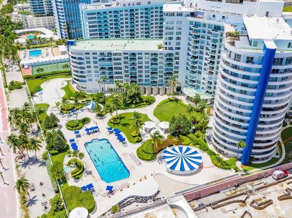 Beautifully maintained 2 bedroom, 2 bath condo ideally located in the heart of Miami Beach.