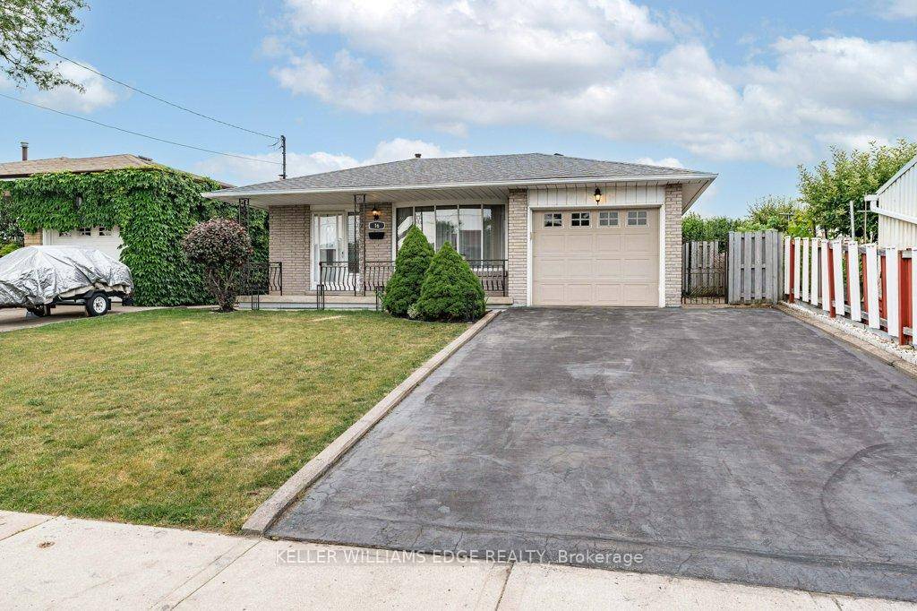 This 4 level backsplit at 16 Evelyn St has been lovingly maintained and is ready for a new family to call it home !