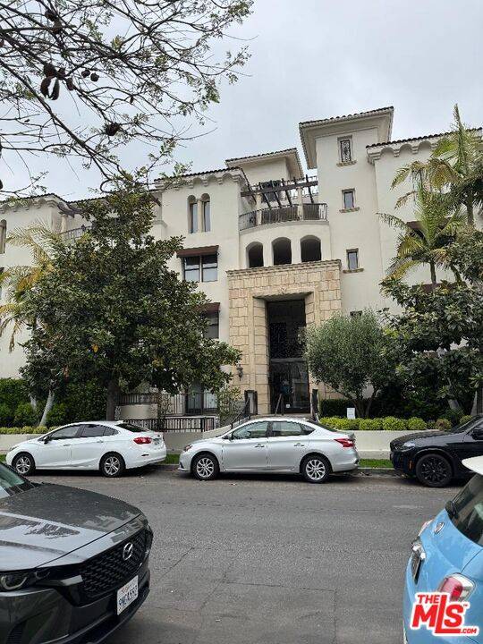 122  N Clark Dr 2.0 Beverly Grove LA