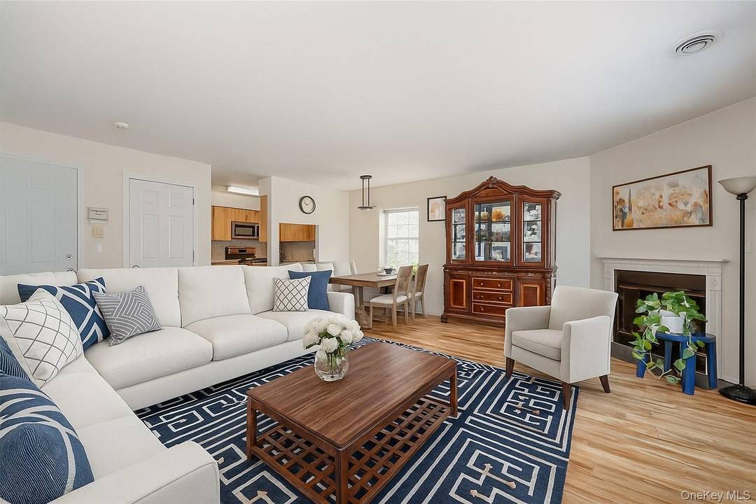 Escape the ordinary and embrace the ease of townhouse living at Nob Hill Condominiums.