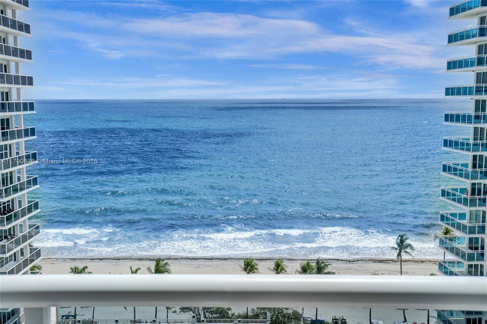 DIRECT OCEAN ACCESS VIEW AND WEST SUNSET VIEW TOO !