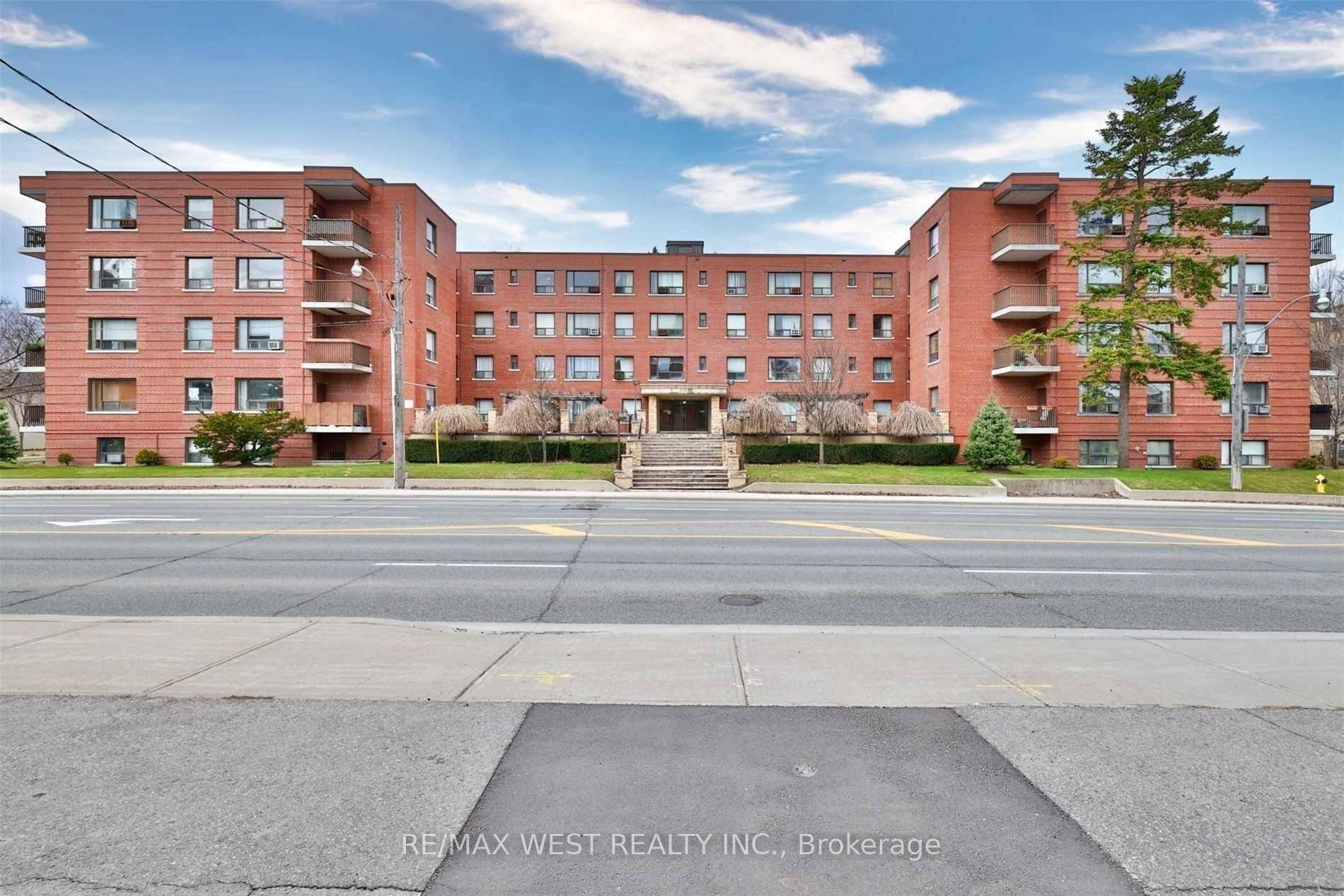Fantastic Value in Forest Hill Neighbourhood.