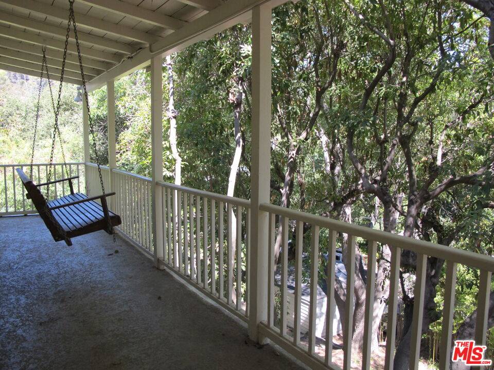 10310   Chrysanthemum Ln Bel Air LA
