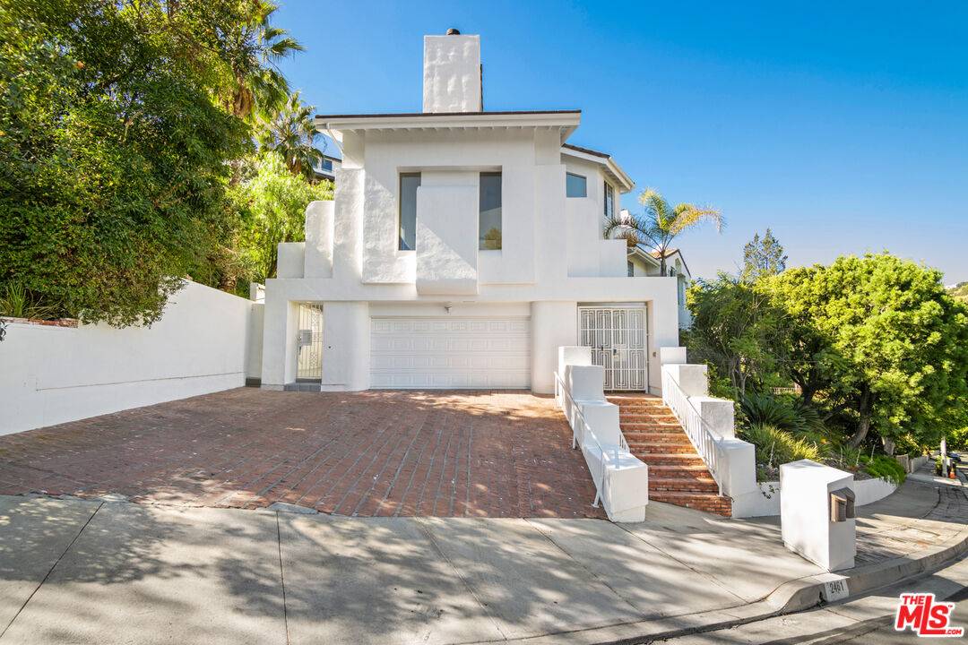 2461   Jupiter Dr 5BR Hollywood Hills East La