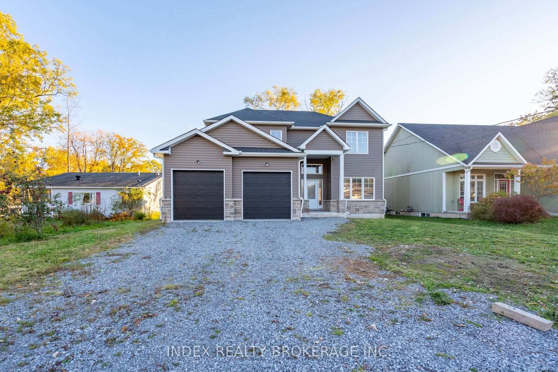 Custom Built ! ! 4 Bedrooms, 2.