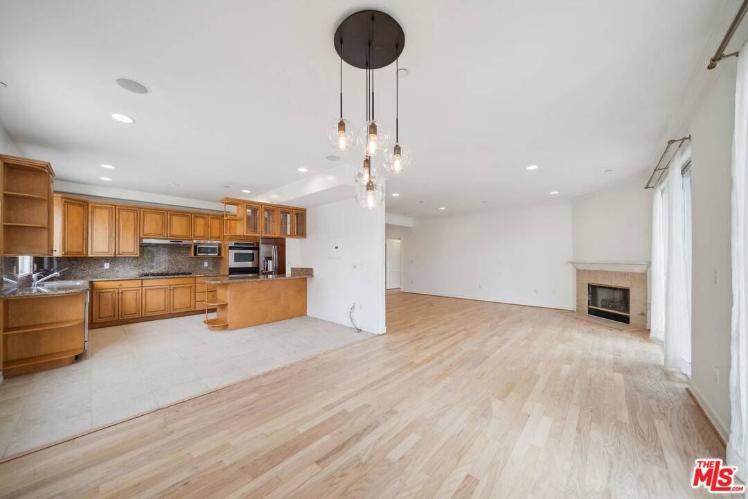 1450  S Beverly Dr 2BR Beverlywood La