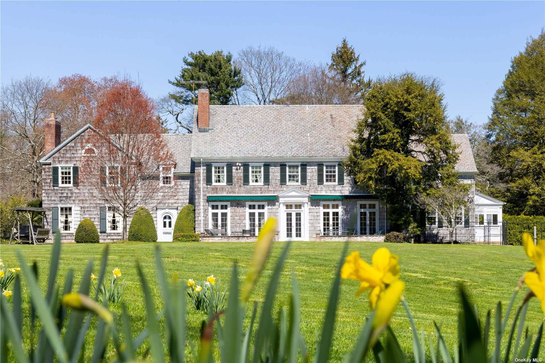 This house was featured in Country Life May 1939 as the home of John Noble Stearns.