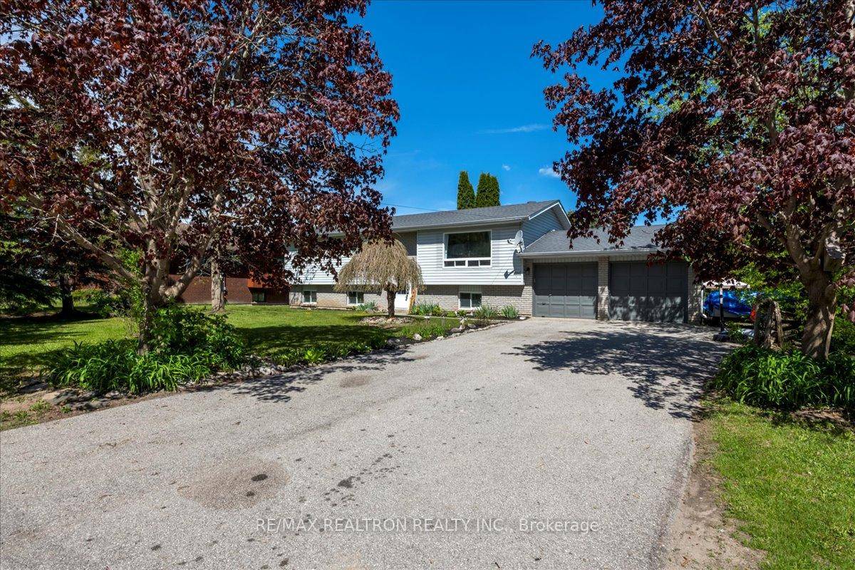 Welcome to your dream home in one of Simcoe Countys most sought after communities !