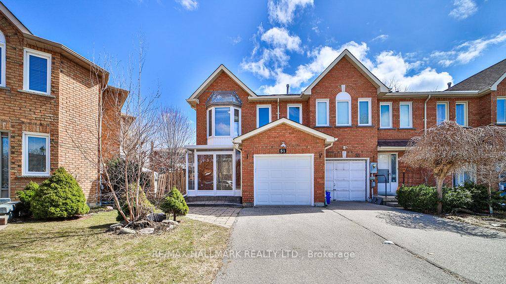 BEAUTIFUL, BRIGHT CORNER END UNIT FREEHOLD TOWNHOUSE, NESTED IN THE MOST PRESTEGIOUS CITY RICHMOND HILL, CLOSE TO MANY H.