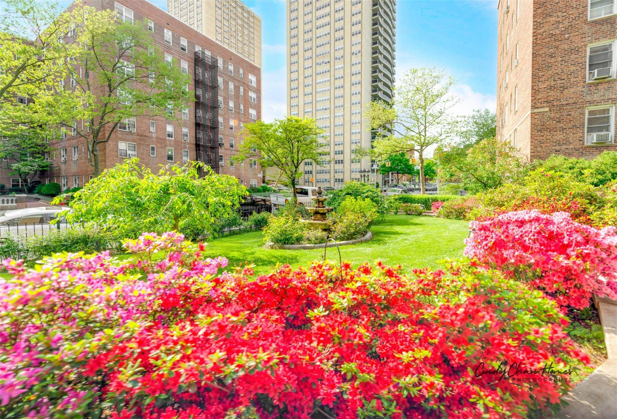 Nestled in the gated garden haven of Quality and Ruskin, this full 2 bedroom home offers a great floor plan drenched in southeastern sunlight.