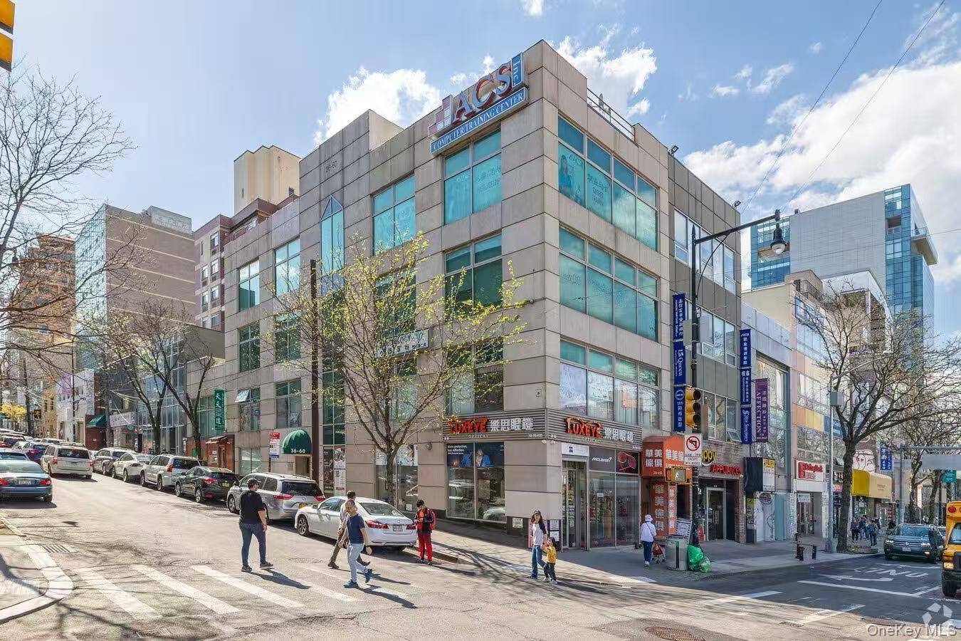 Beautiful office space in down town flushing, located on the corner of Main Street and 37th Ave.