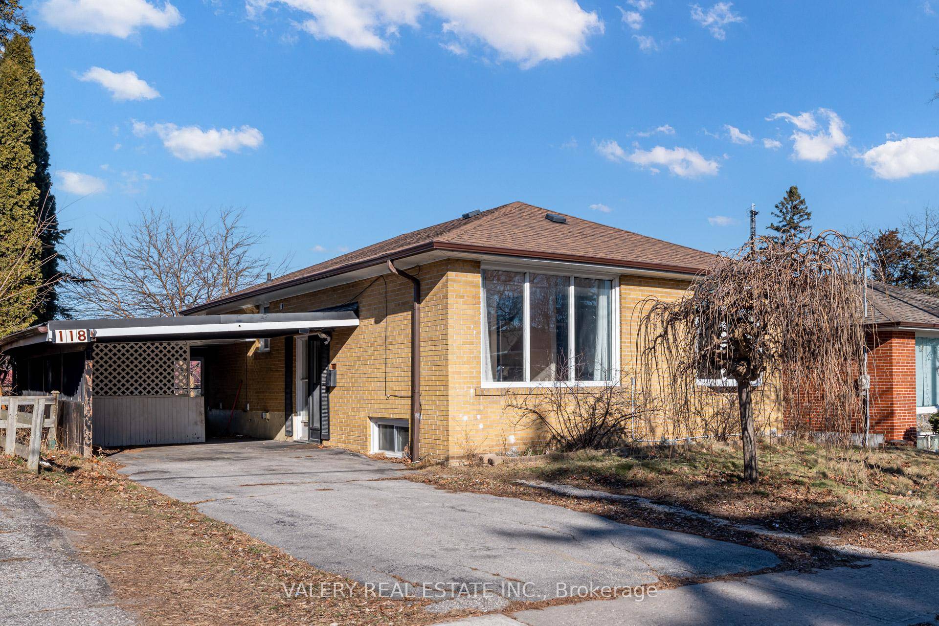 Welcome To This Bright And Spacious 3 Bedroom Main Floor Unit, In A Legal Duplex, Perfectly Located In The Highly Sought After Bendale Community !